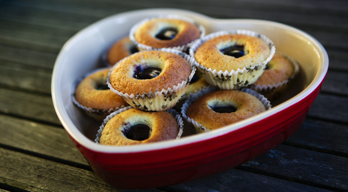 Kirsebær madeleinemuffins » Grill & Kokkerier